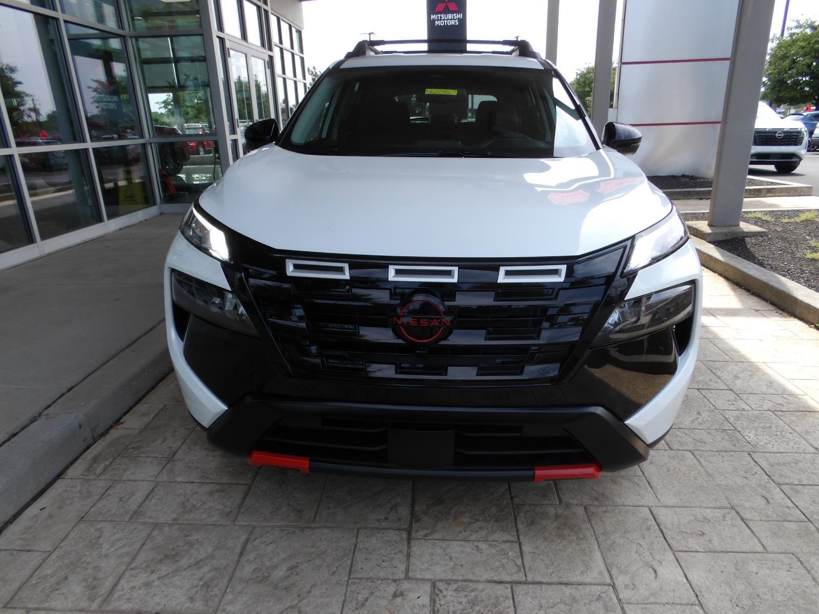 New 2026 Everest White Pearl TriCoat Nissan Rock Creek® image 2