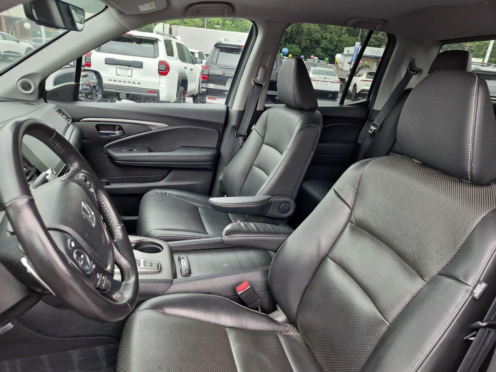 Used 2023 Sonic Gray Pearl Honda RTL image 17
