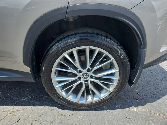 Used 2023 Silver Lexus 350 Luxury image 33