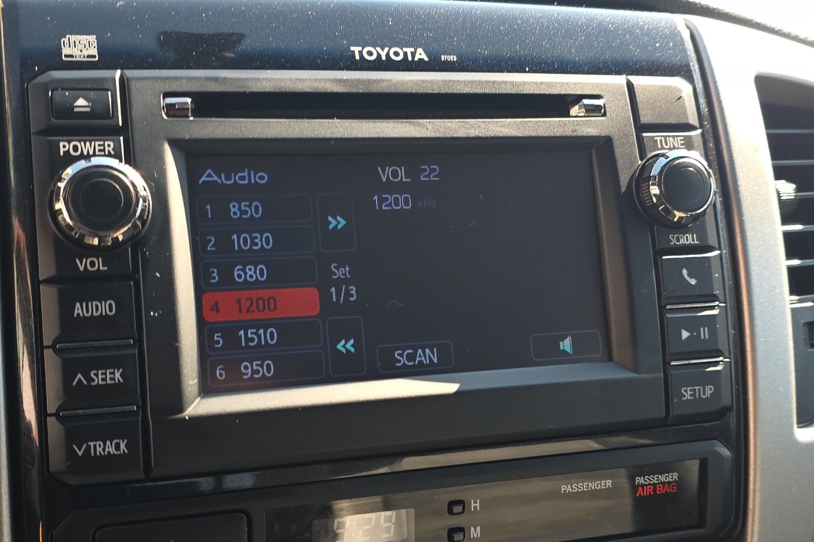 Used 2013 Black Toyota Base image 17