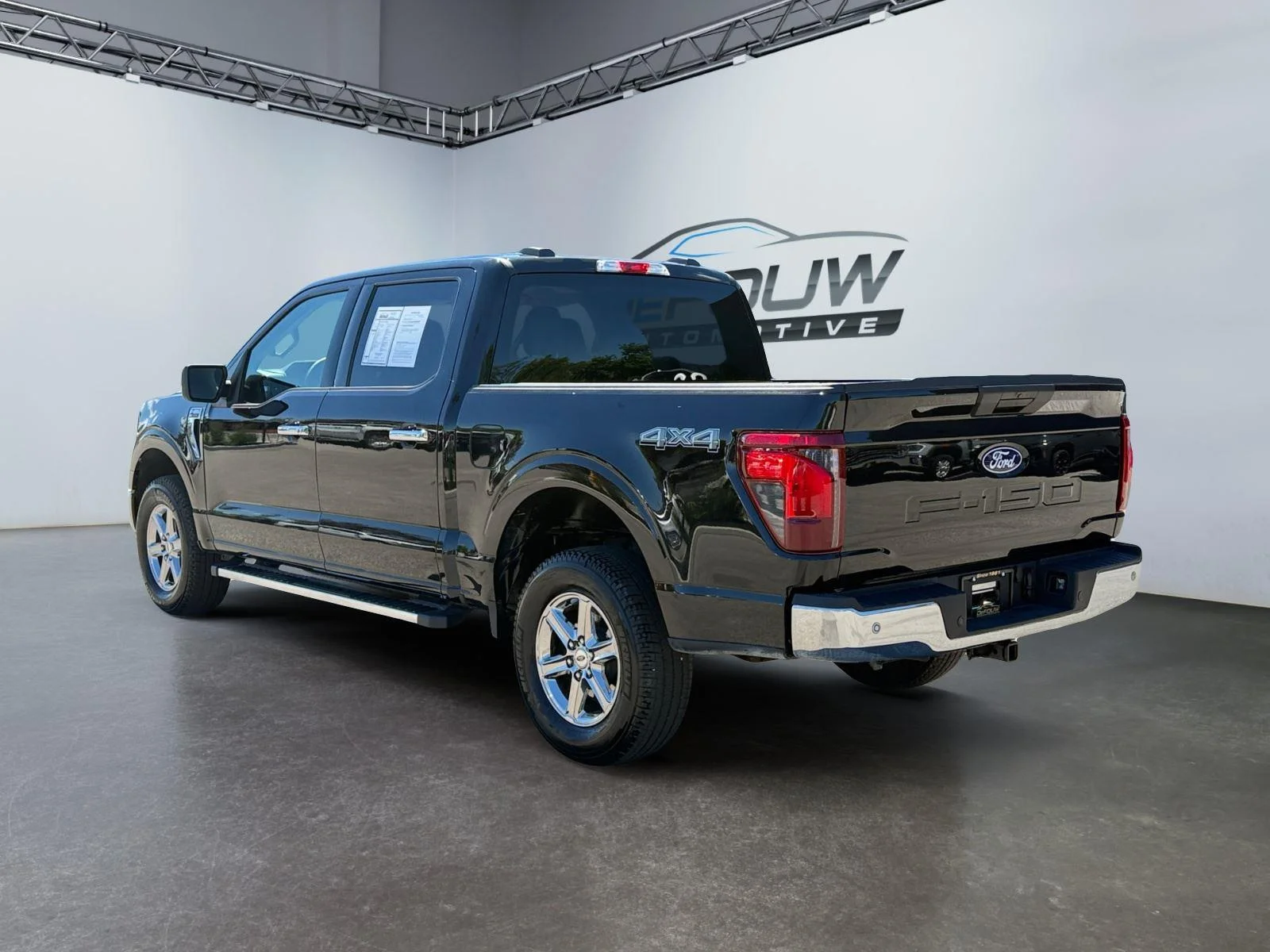 Used 2025 Agate Black Ford XLT image 5