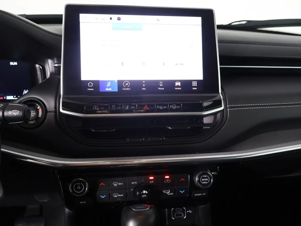 Used 2023 Black Jeep High Altitude image 45