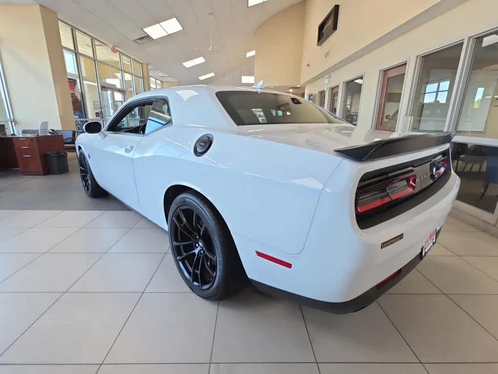 Used 2023 White Knuckle Clearcoat Dodge R/T Scat Pack image 6