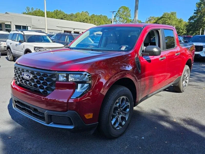 New 2025 Ruby Red Metallic Tinted Clearcoat Ford XLT image 3