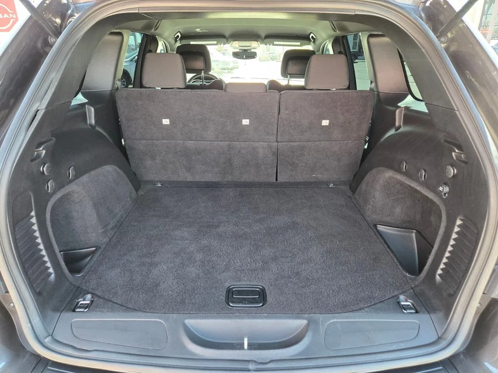 Used 2019 Gray Jeep Laredo E image 17