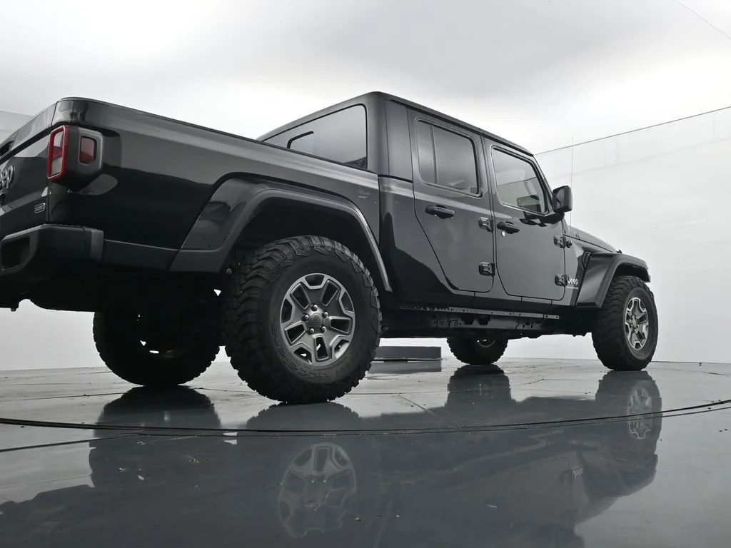 Used 2021 Black Jeep Overland image 23