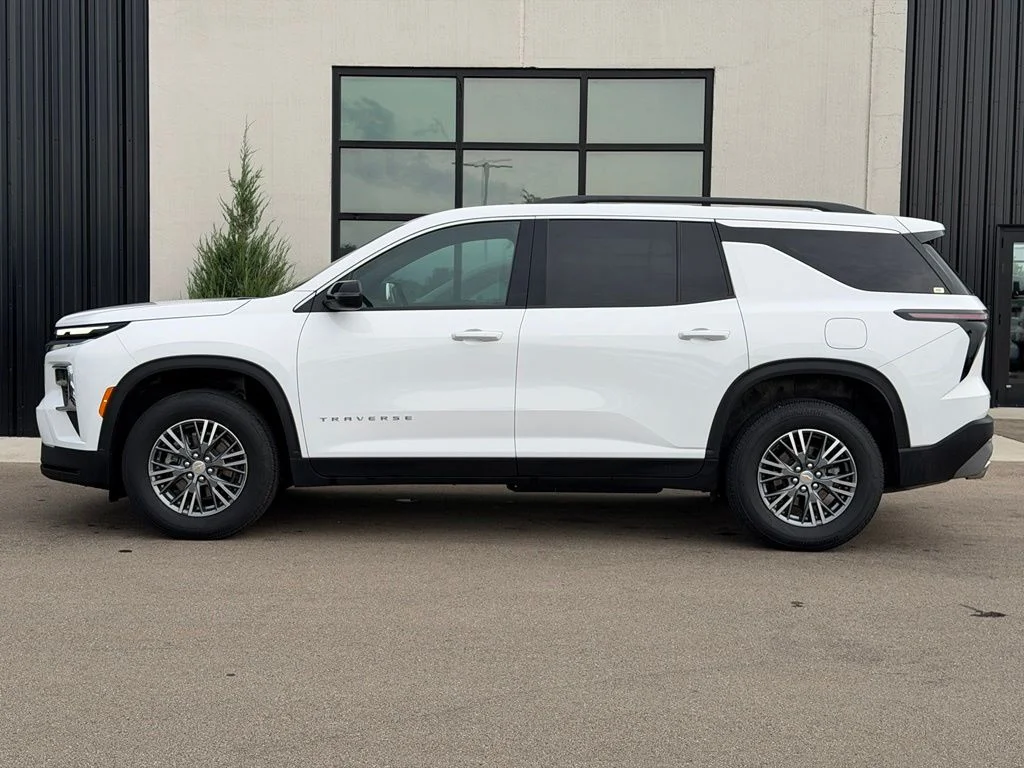 Used 2025 White Chevrolet LT image 2