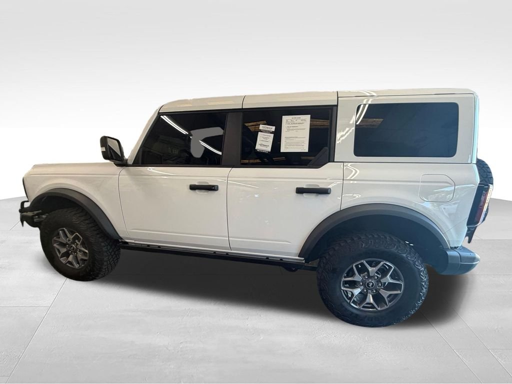 Used 2025 White Ford Badlands image 3
