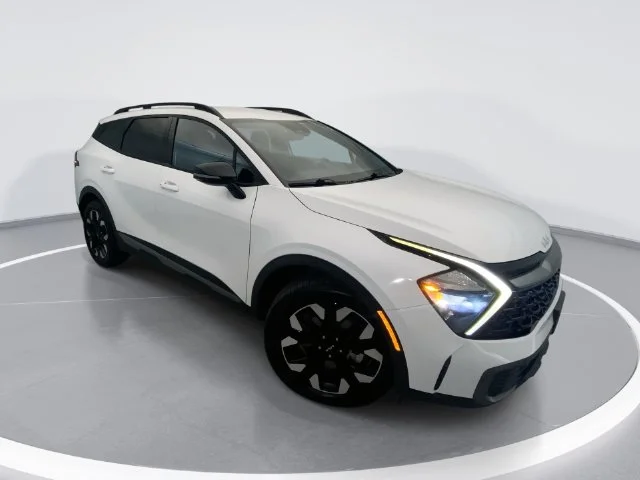Used 2023 White Kia X-Line image 1