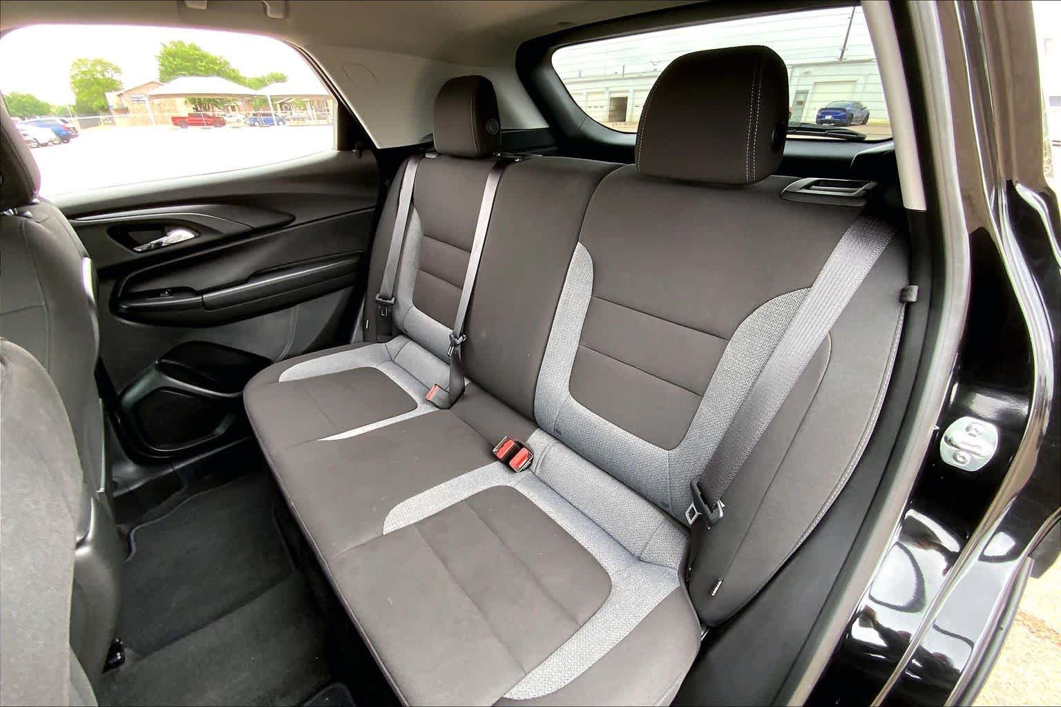 Used 2025 Mosaic Black Metallic Chevrolet LT image 21