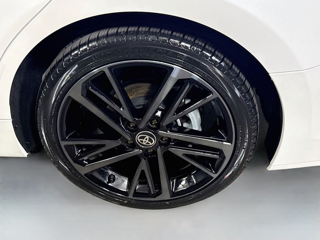 Used 2025 Wind Chill Pearl Toyota XSE image 9