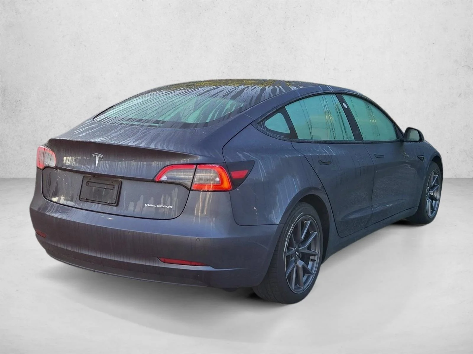 Used 2022 Silver/Gray Tesla Long Range image 5