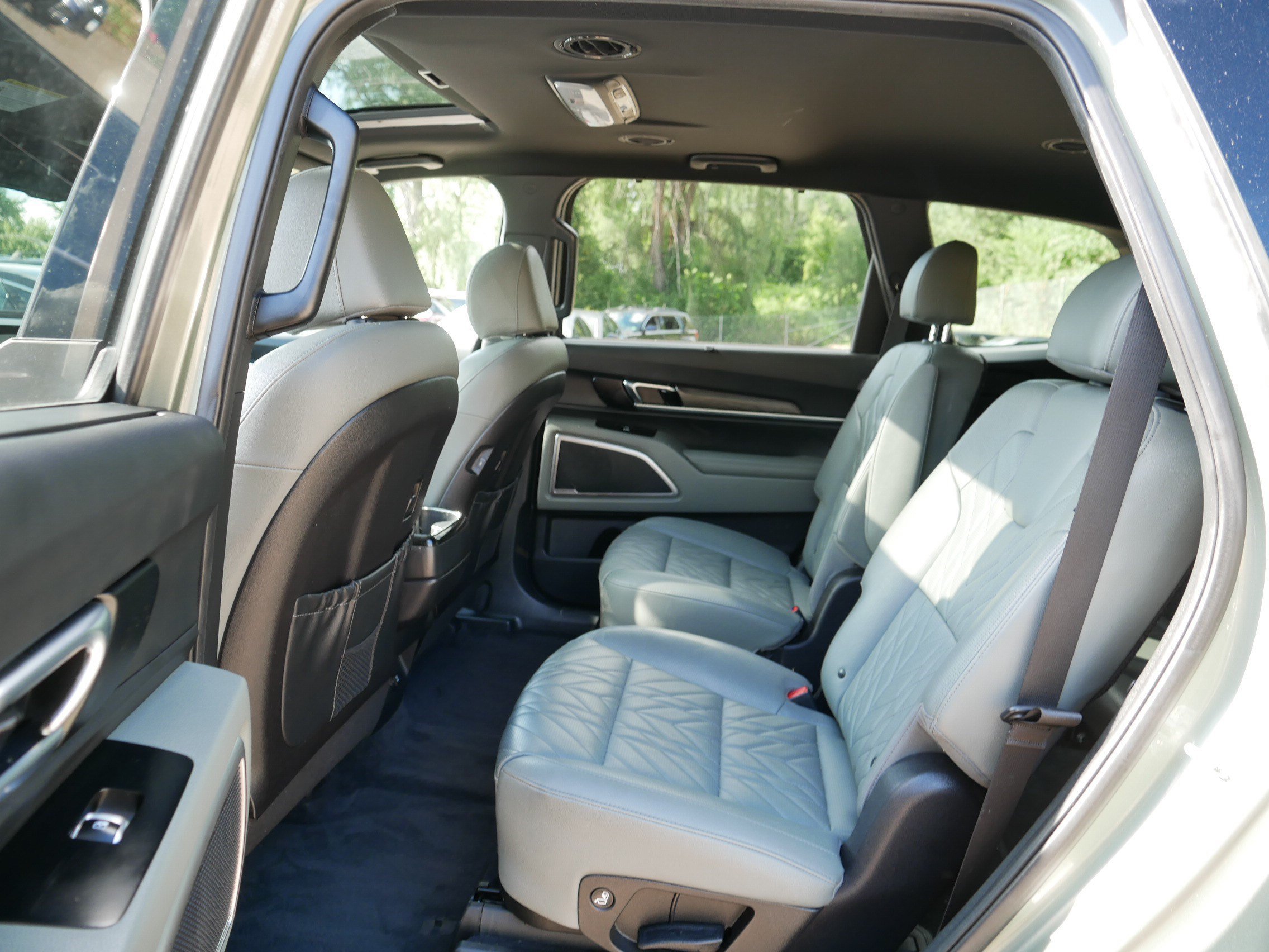 Used 2023 Jungle Green Kia EX X-Line image 36