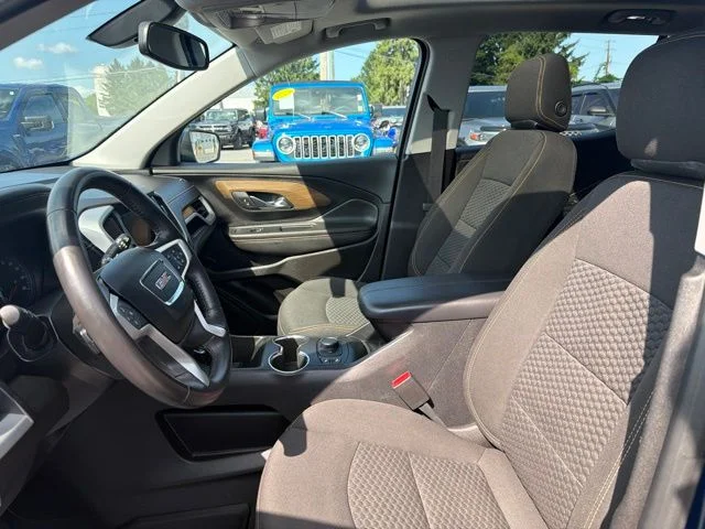 Used 2019 Blue Emerald Metallic GMC SLE image 23