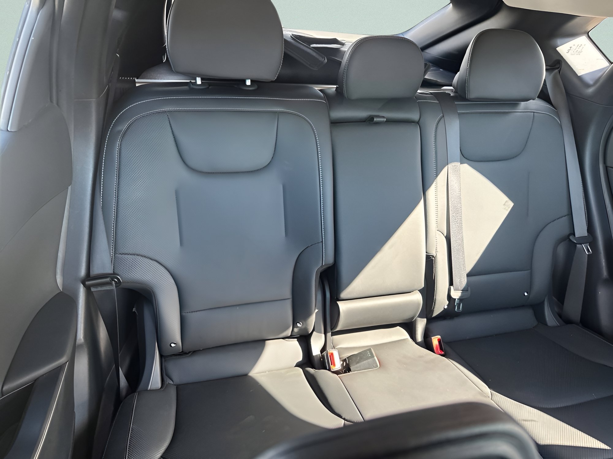 Used 2023 Steel Gray Kia Wind image 18