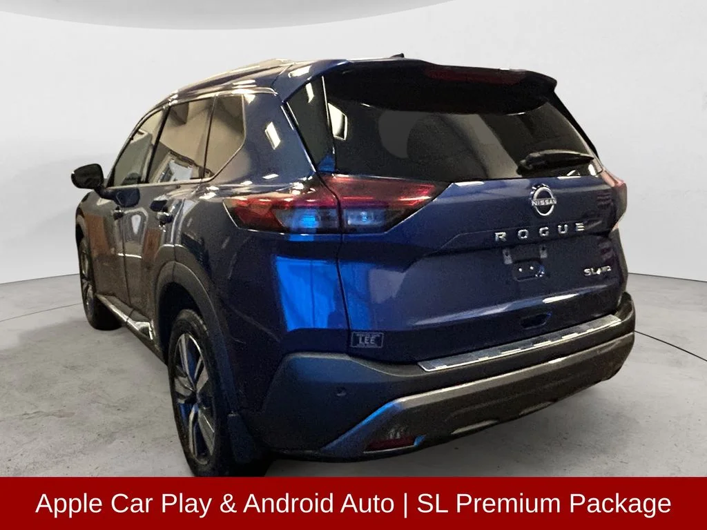 Used 2023 Caspian Blue Metallic Nissan SL image 3