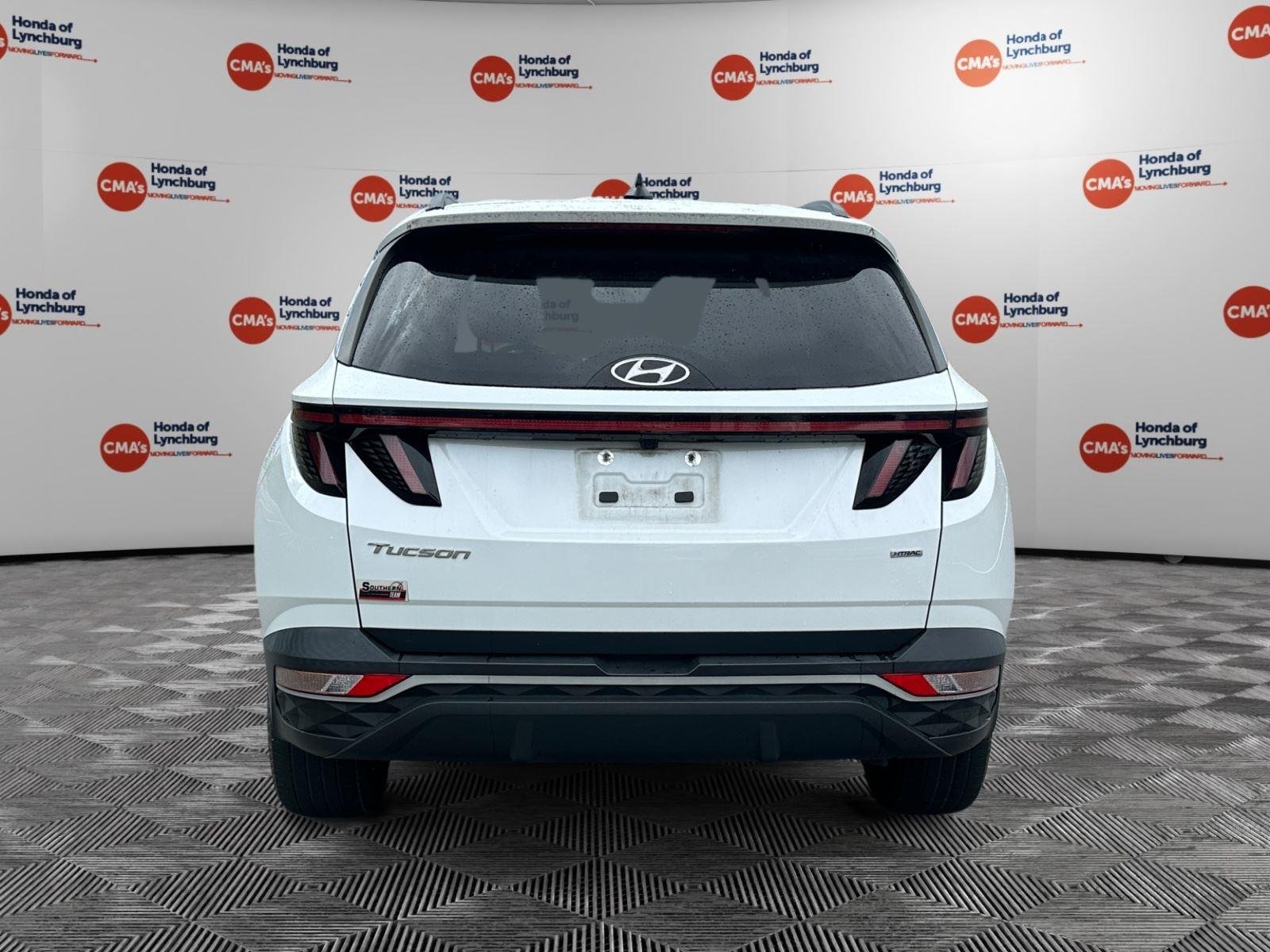 Used 2022 Quartz White Hyundai SEL image 4