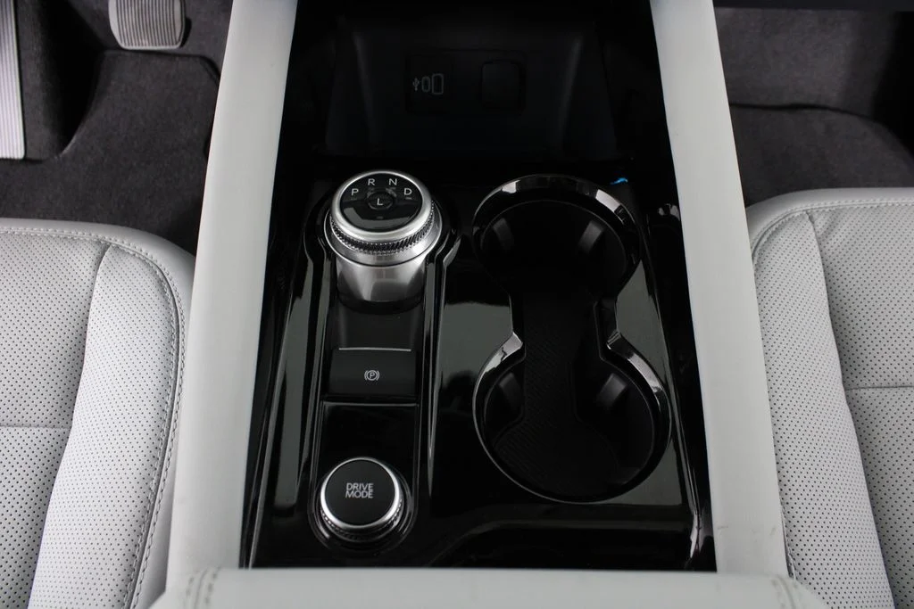 2026 Ford Explorer Platinum - Photo 28