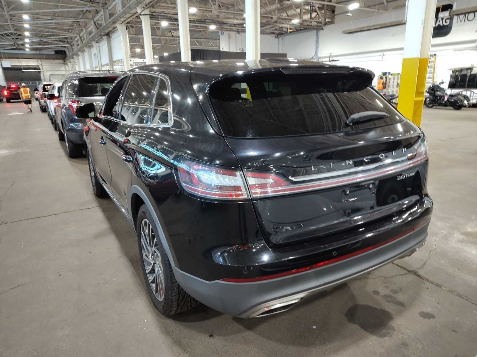 Used 2019 Black Lincoln Reserve image 3