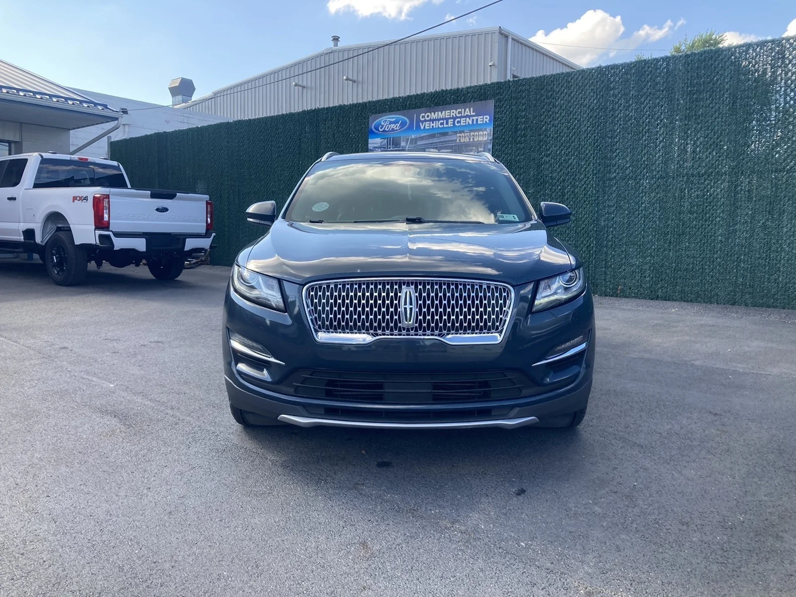 Used 2019  Lincoln Standard image 2