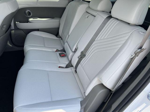 New 2026 White Hyundai Blue SEL 8P image 33