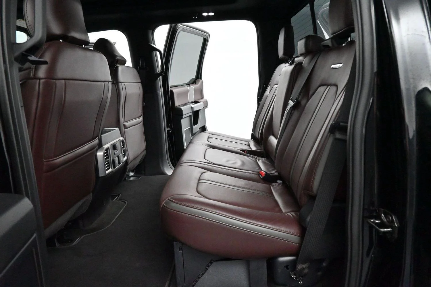 Used 2017 Shadow Black Ford Platinum image 29