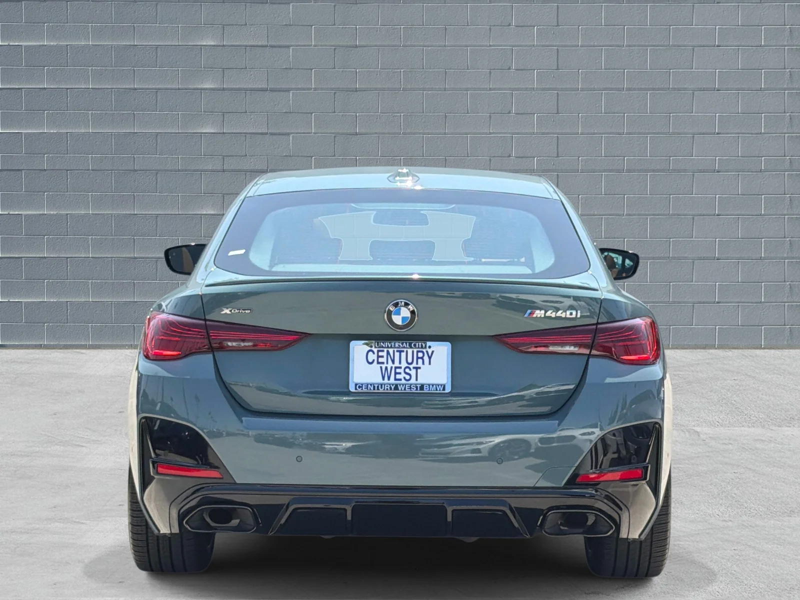 Used 2025 Cape York Green Metallic BMW M440i xDrive Gran Coupe image 4