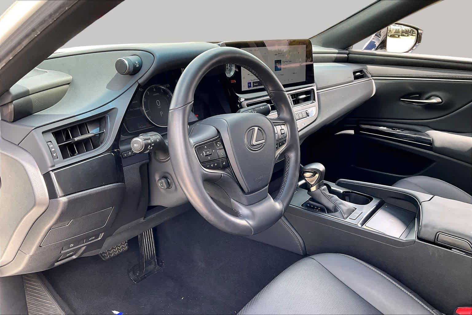 Used 2024 Eminent White Pearl Lexus  image 15