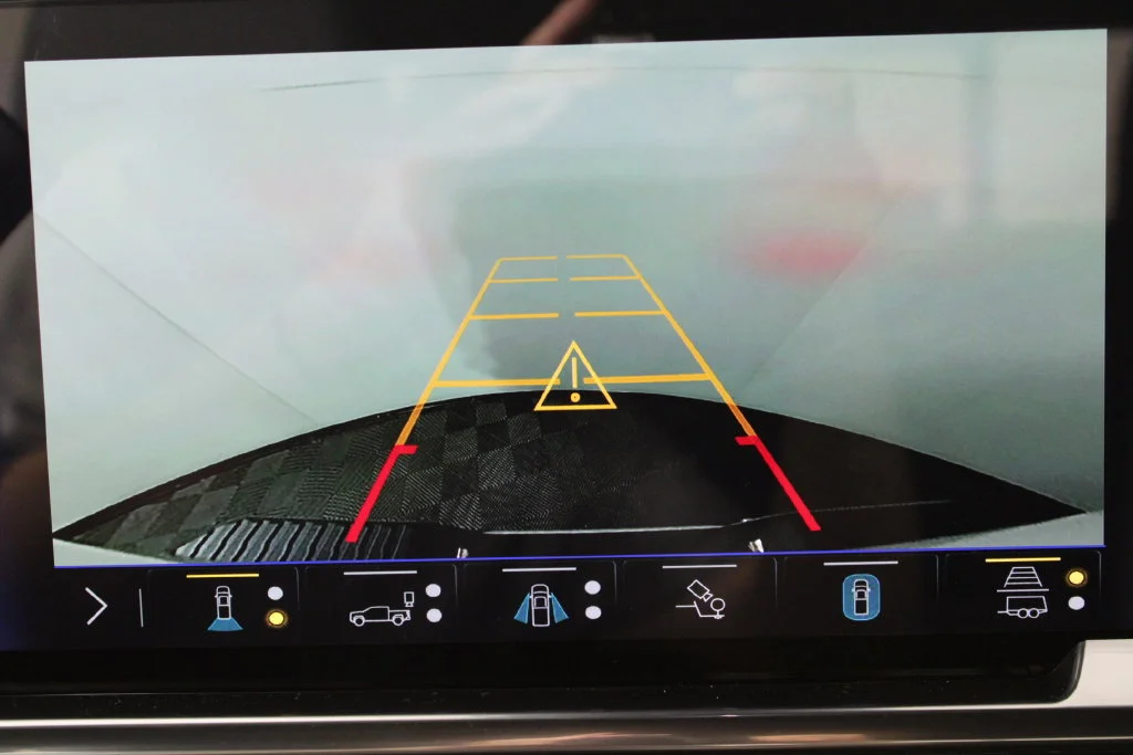 New 2026 Summit White Chevrolet LT image 31