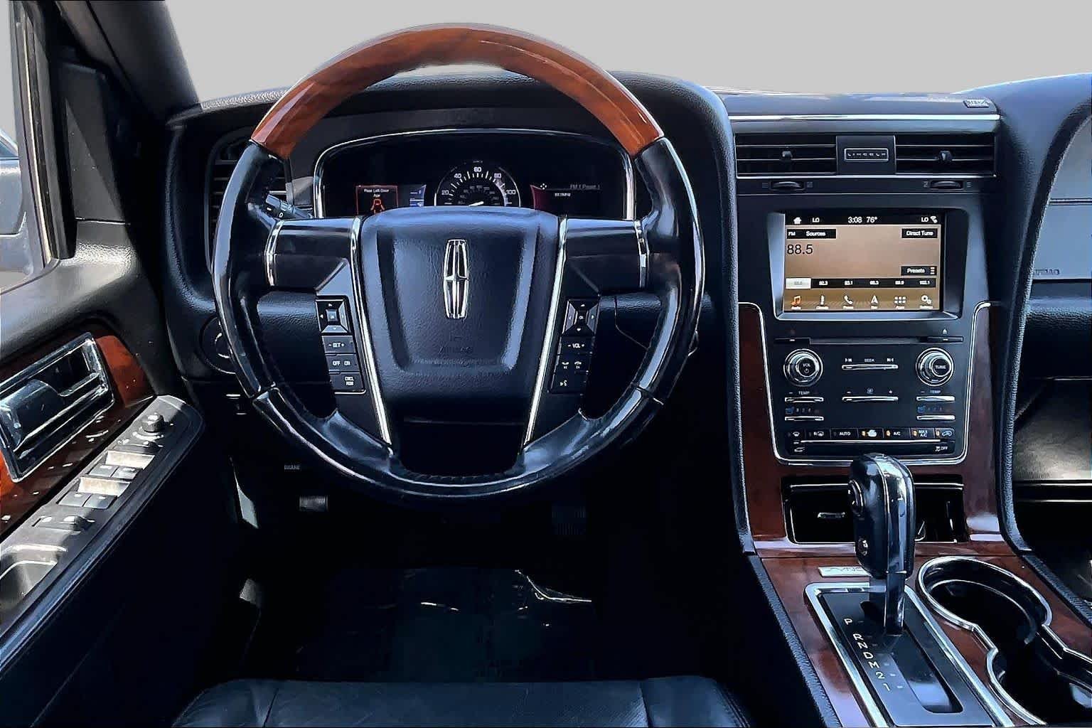 Used 2016 Black Velvet Lincoln Select image 5
