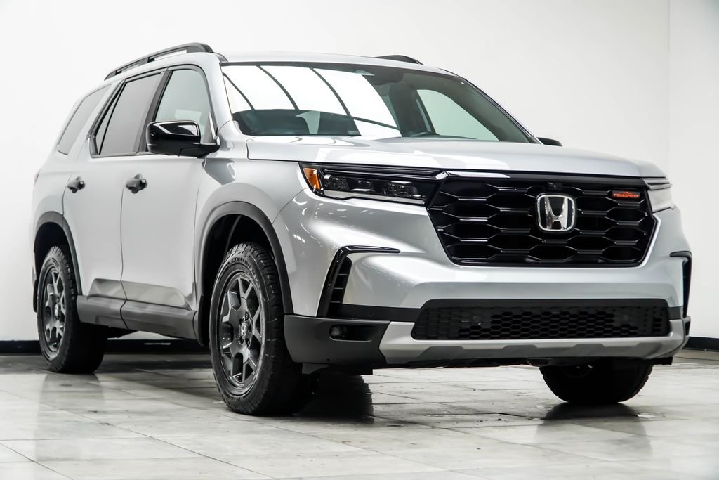 Used 2023 Silver Honda TrailSport image 4
