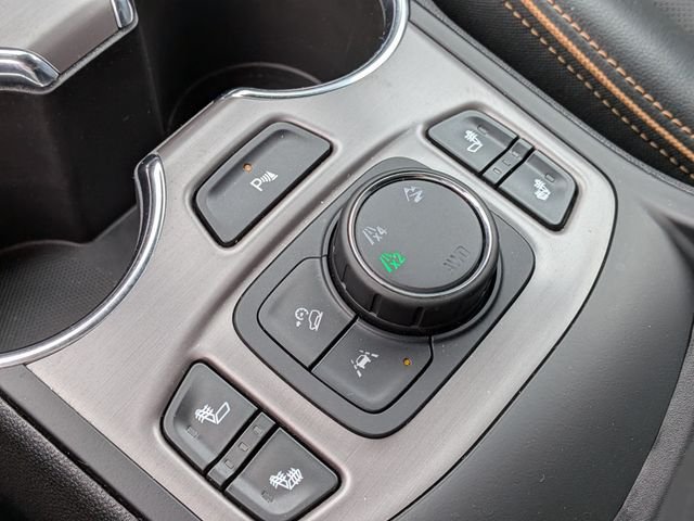 Used 2022 Beige GMC AT4 image 33