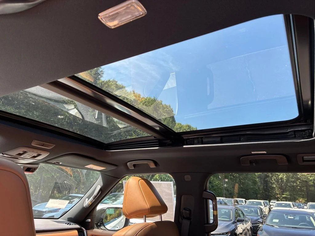 New 2026 Everest White TriCoat / Super Black Two-tone Nissan Platinum Reserve image 25