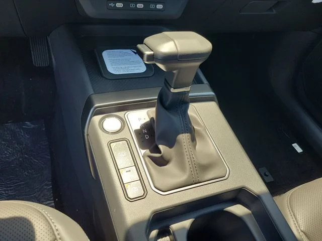 New 2027 Iceberg Green Kia X-Line S image 32