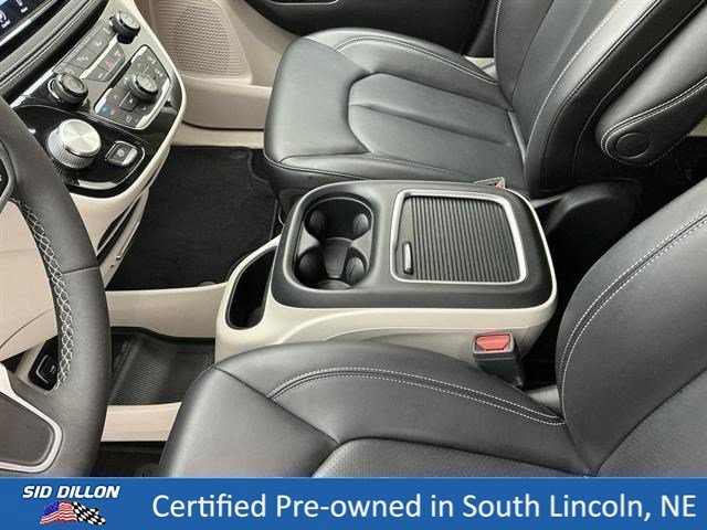 Used 2023 Silver Mist Clearcoat Chrysler Touring L image 14