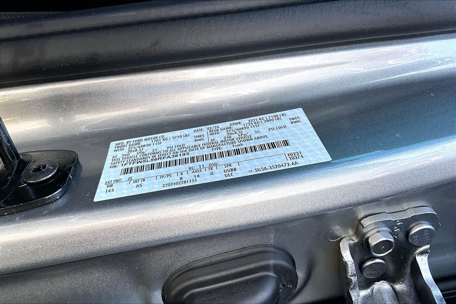 Used 2024 Iconic Silver Metallic Ford LARIAT image 35