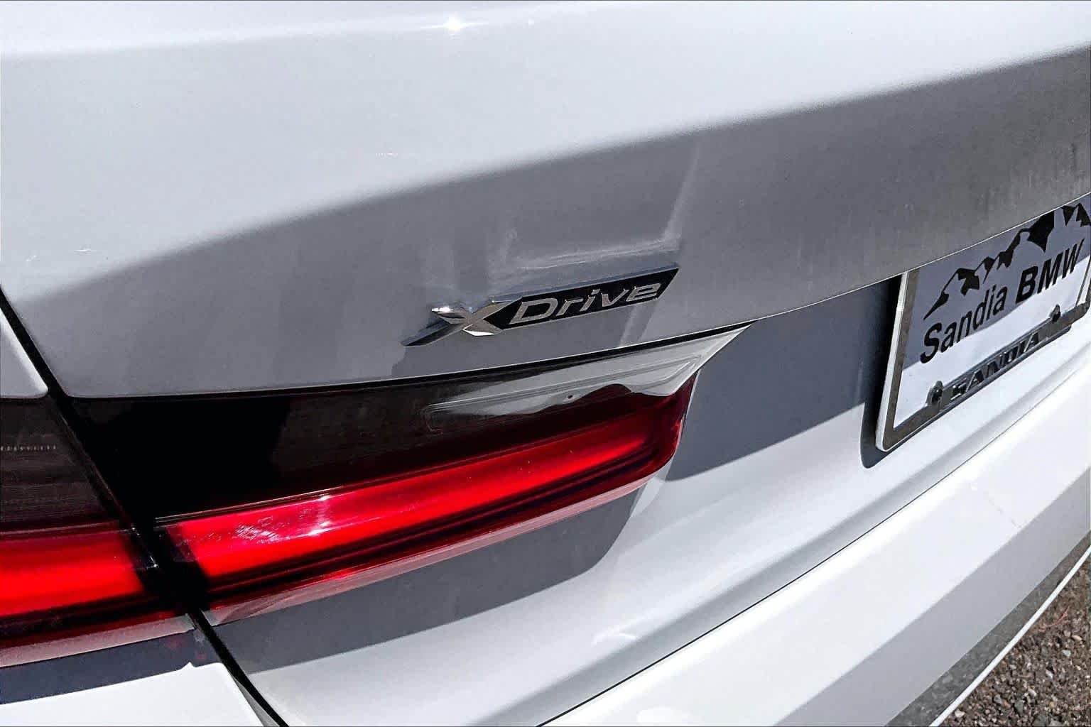 Used 2023 Alpine White BMW 330i xDrive image 27