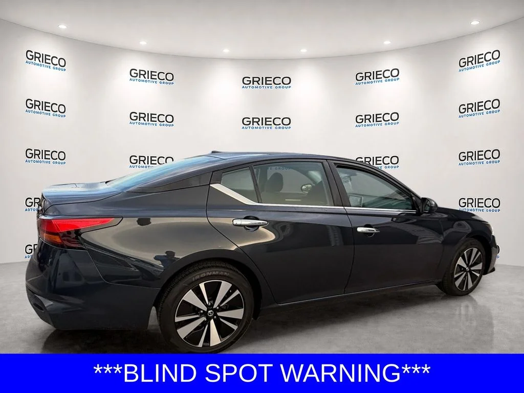 Used 2021 Blue Nissan 2.5 SV image 7