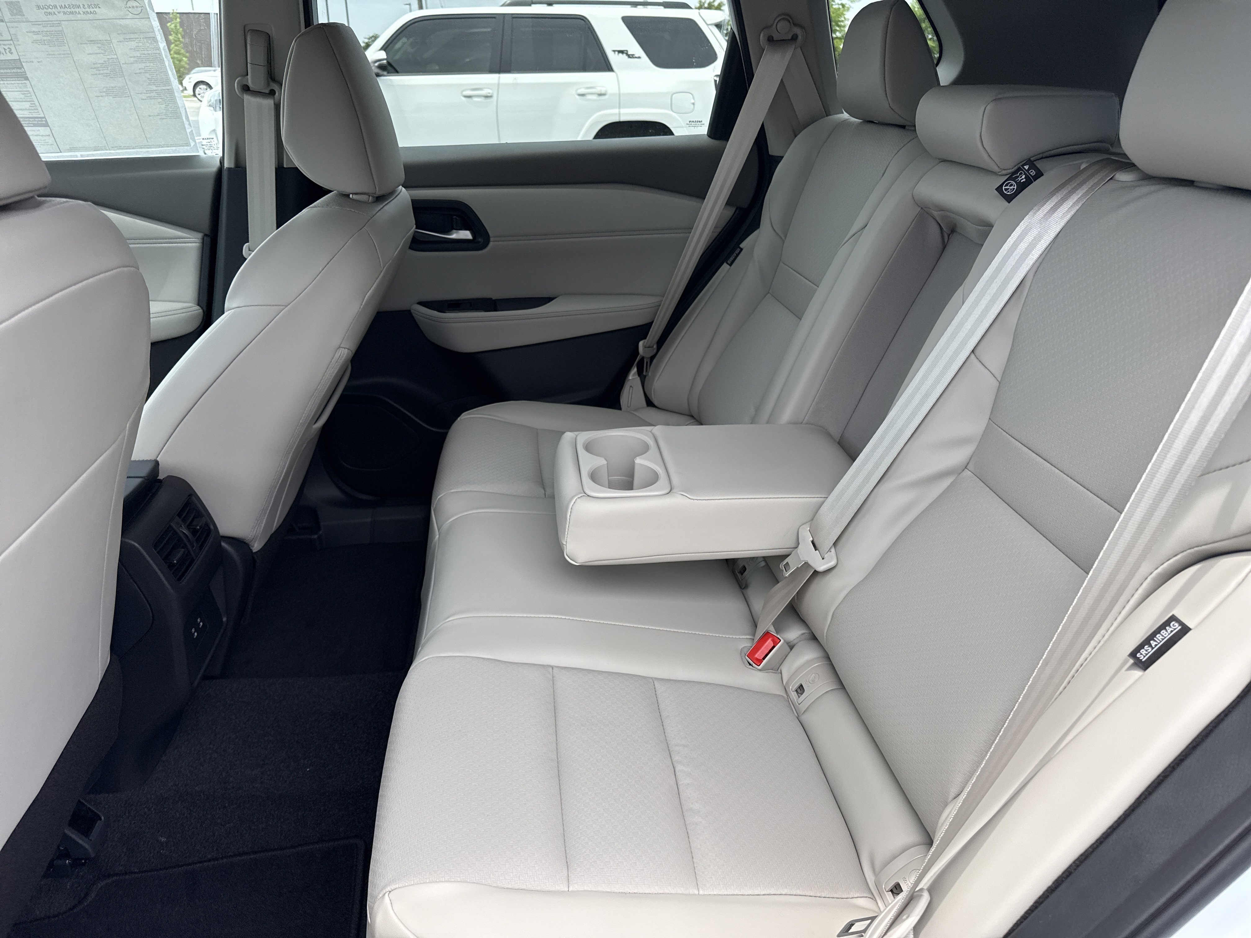New 2026 Everest White Pearl TriCoat Nissan Dark Armor™ image 6