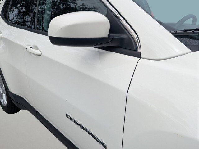Used 2021 White Jeep Latitude image 50