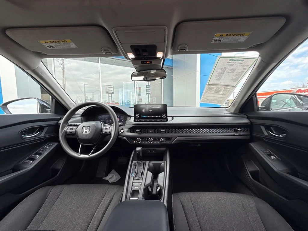 Used 2025 Black Honda SE image 17