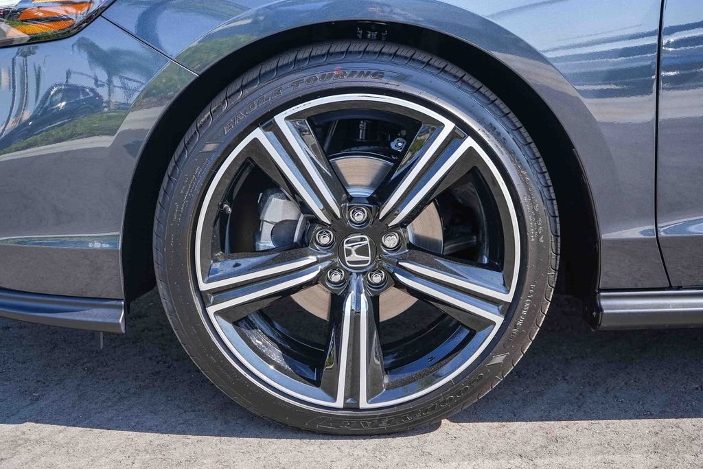 New 2026 Meteorite Gray Metallic Honda SE image 12