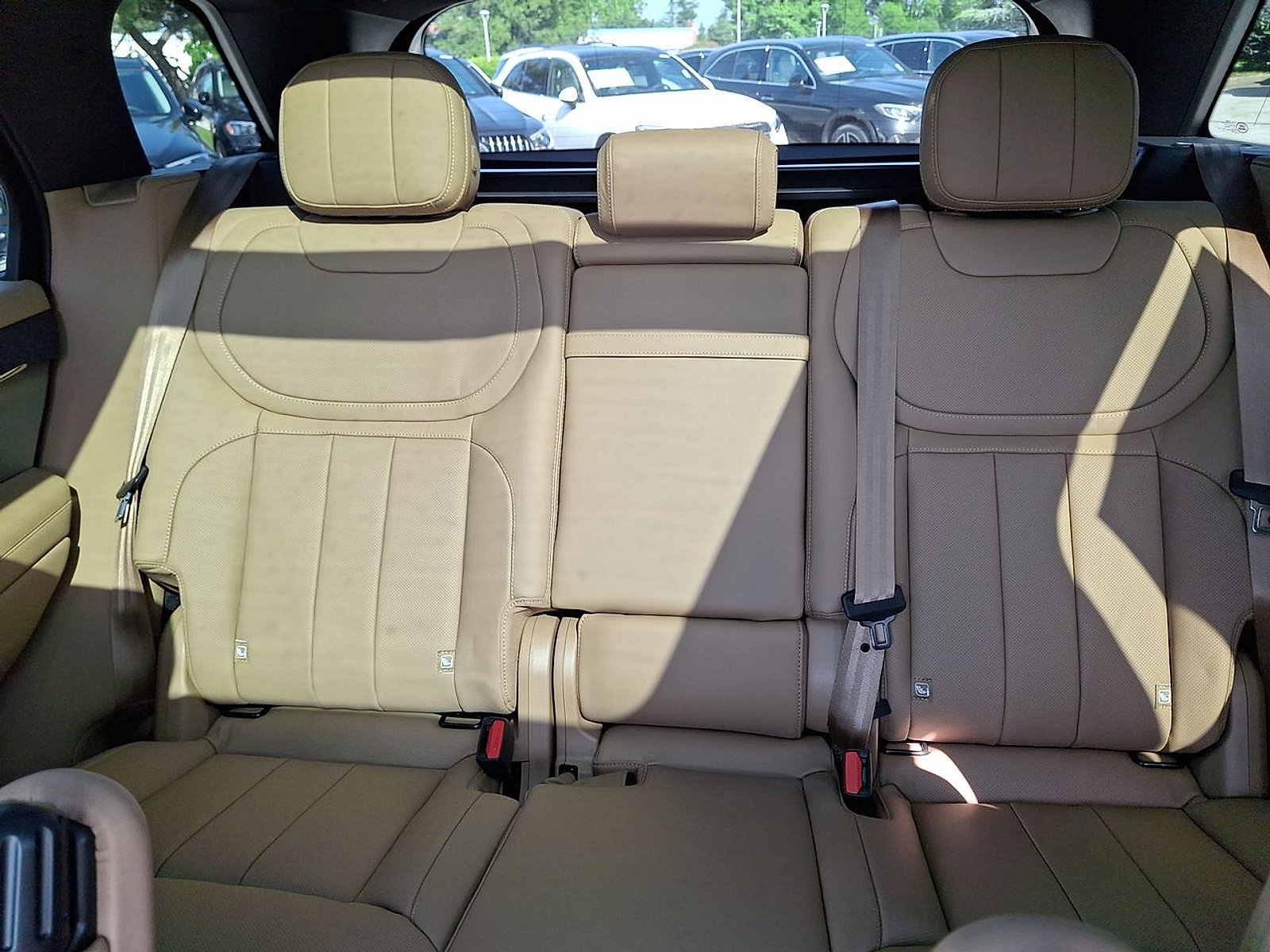 New 2026 Fuji White Land Rover P360 SE image 13