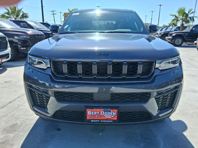 New 2026 Baltic Gray Metallic Clear-Coat Exterior Paint Jeep Altitude image 2