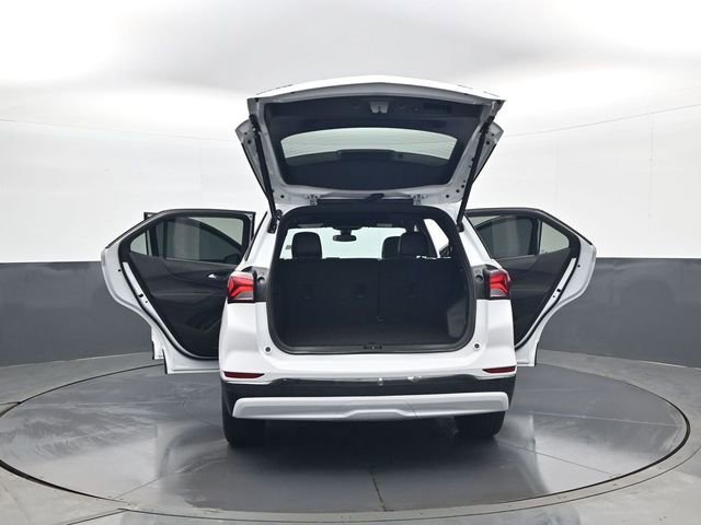 Used 2023 Summit White Chevrolet RS image 32