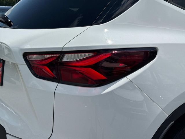 Used 2021 White Chevrolet LT image 12