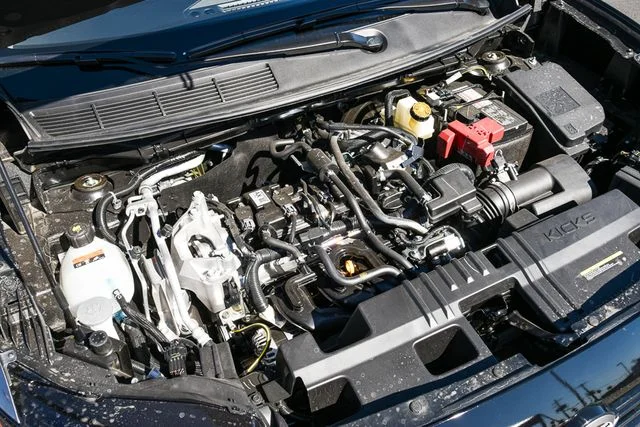 New 2026 Gun Metallic / Scarlet Ember Tintcoat Two-tone Nissan SR image 14