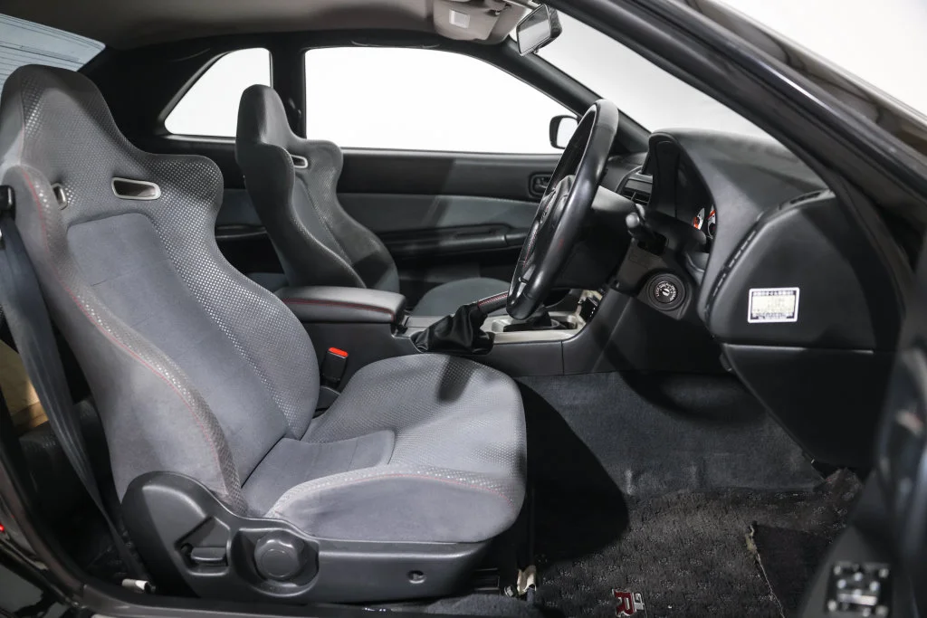 Used 2000 Black Nissan  image 26