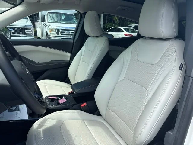 Used 2025 White Metallic Ford Premium image 6