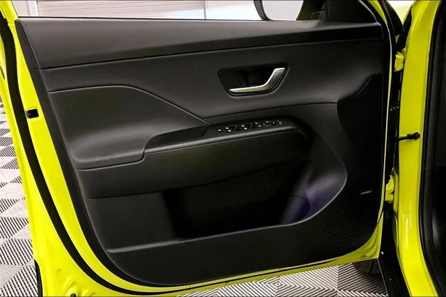 Used 2025 Neoteric Yellow Hyundai Limited image 21